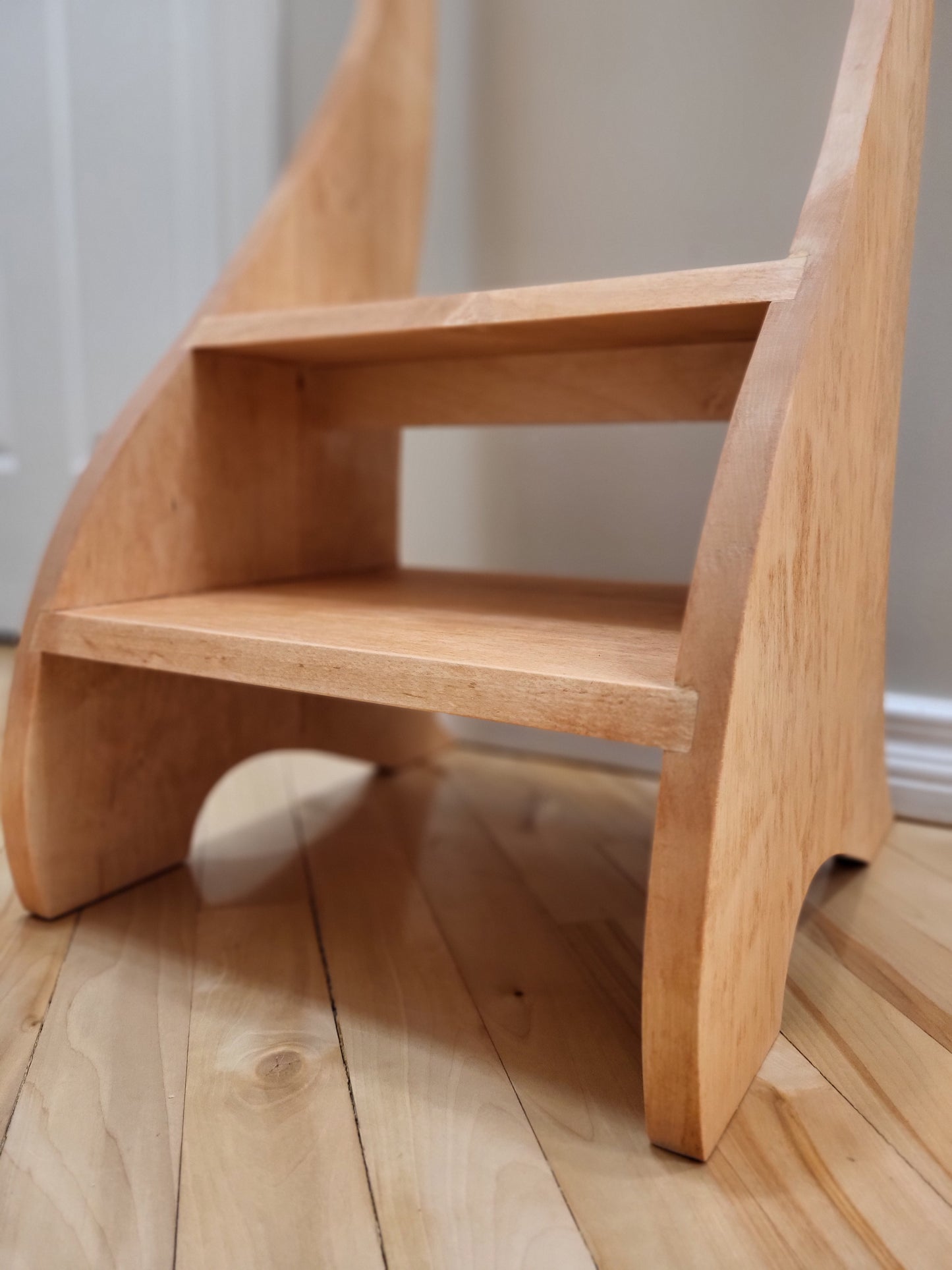 Step Stool with Handle